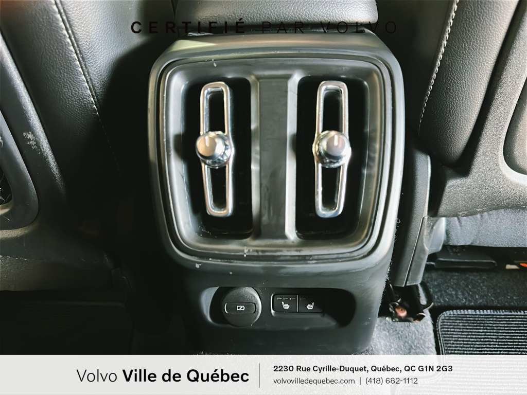 Volvo XC40 Plus Dark B5 2023-13