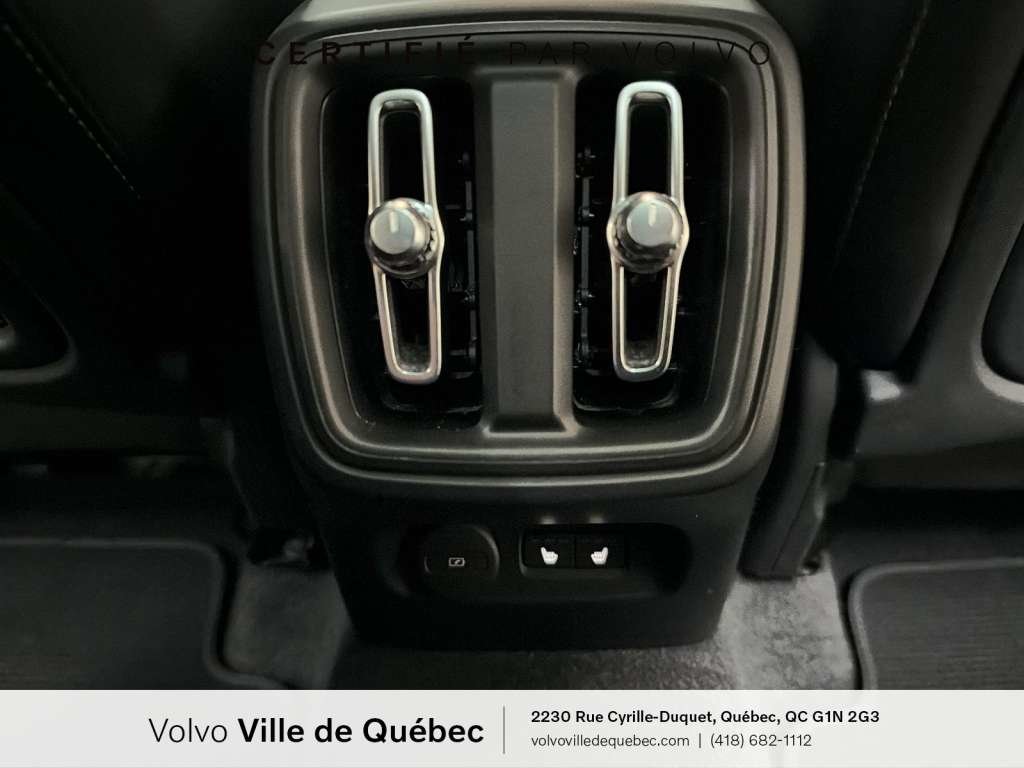 2023 Volvo XC40 Plus Dark B5-20