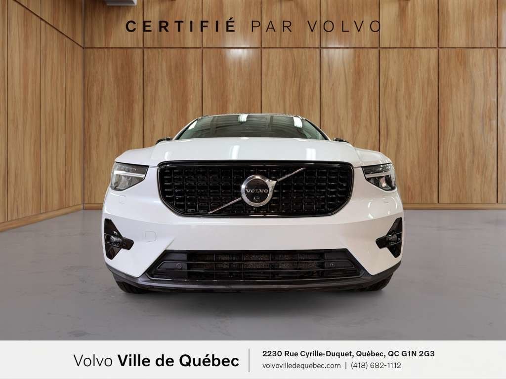 2023 Volvo XC40 Plus Dark B5-3