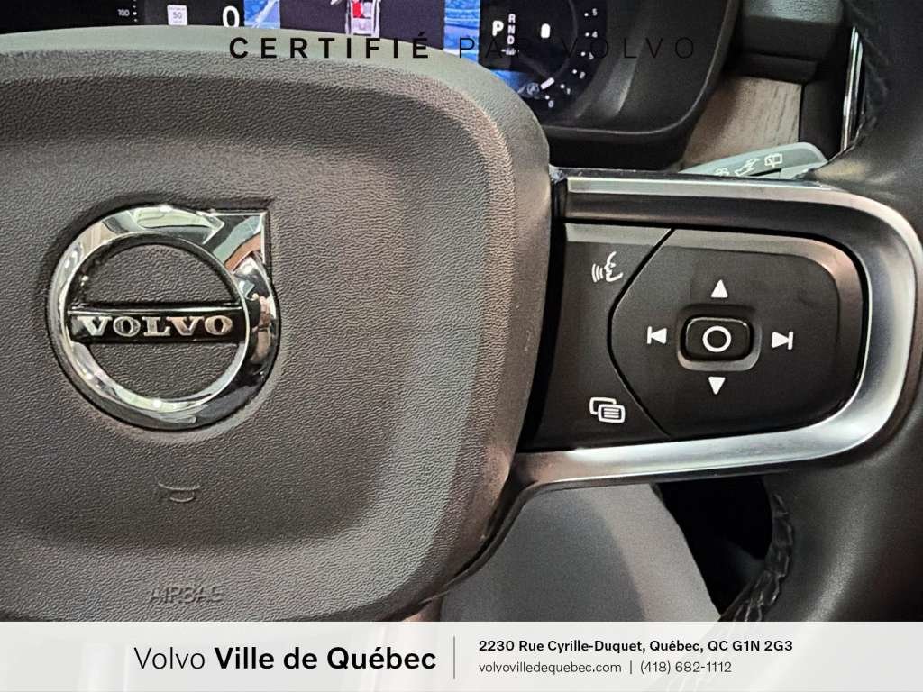 2023 Volvo XC40 Plus Dark B5-12