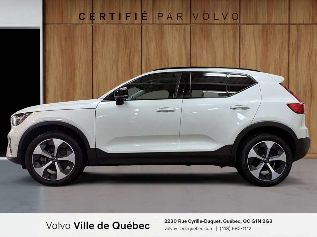 2023 Volvo XC40 Plus Dark B5-6