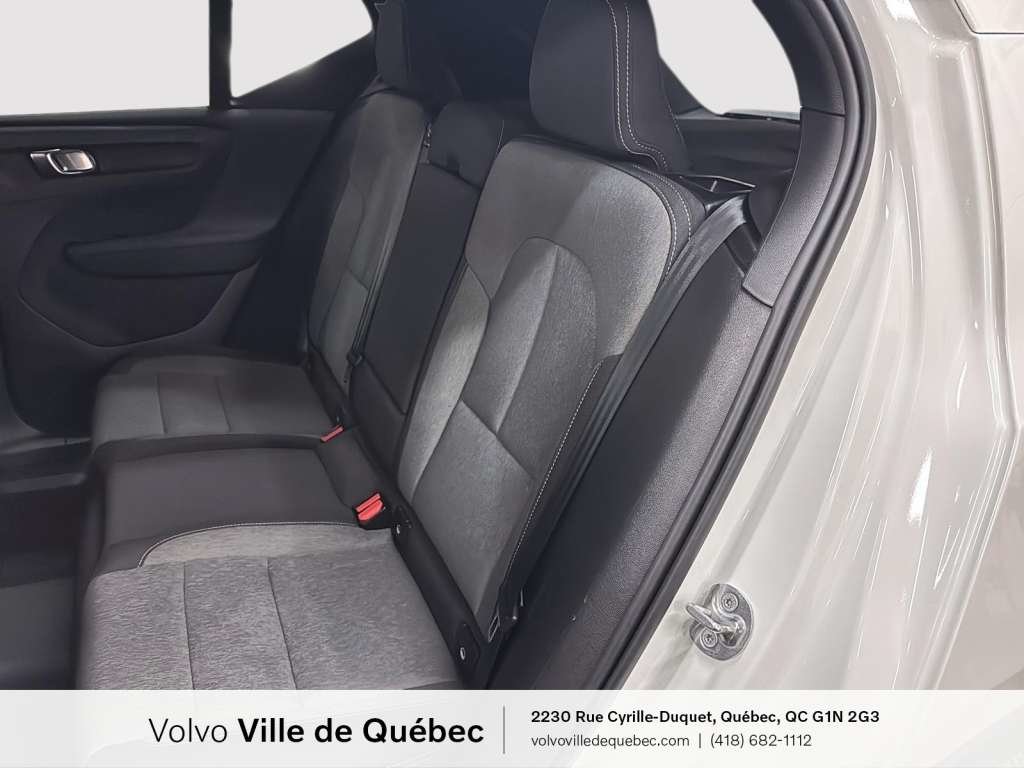 2024 Volvo XC40 B5 - Core-12