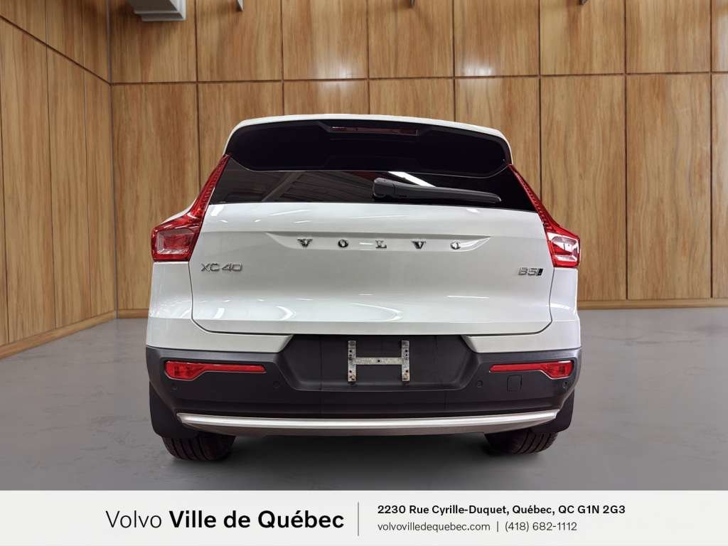 2024 Volvo XC40 B5 - Core-5
