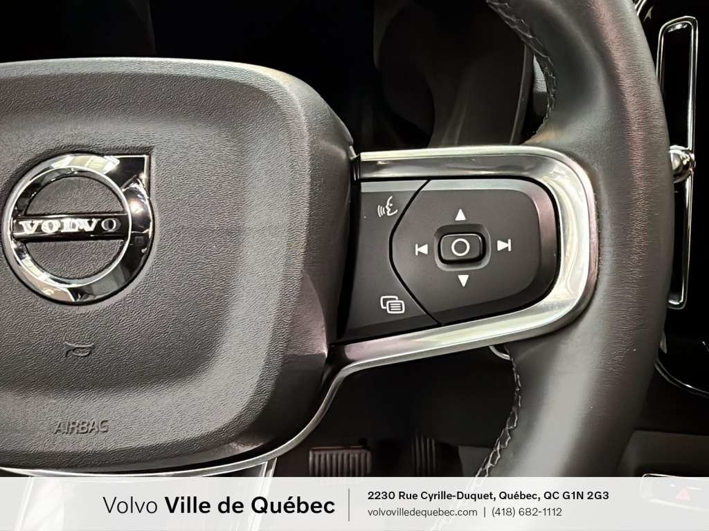 2024 Volvo XC40 B5 - Core-16