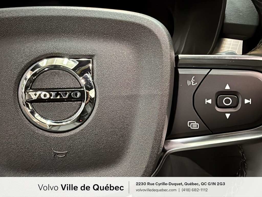 2024 Volvo XC40 B5 - Core-14