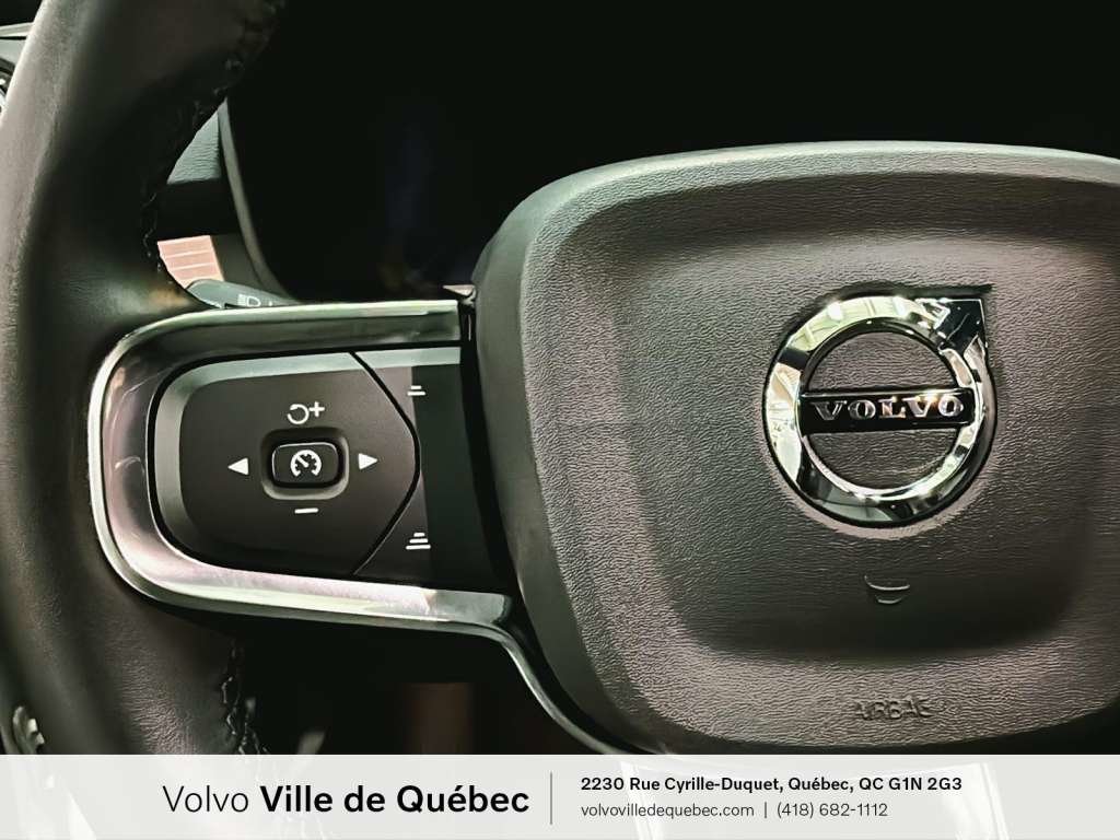 2024 Volvo XC40 B5 - Core-17