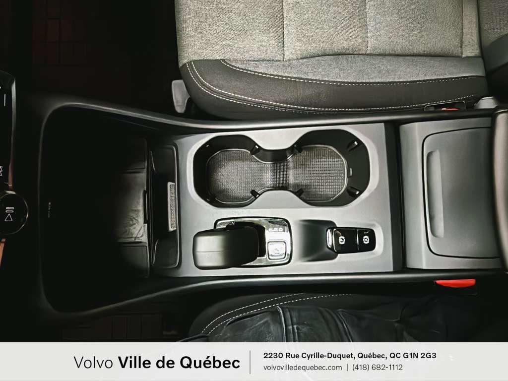 2024 Volvo XC40 B5 - Core-21