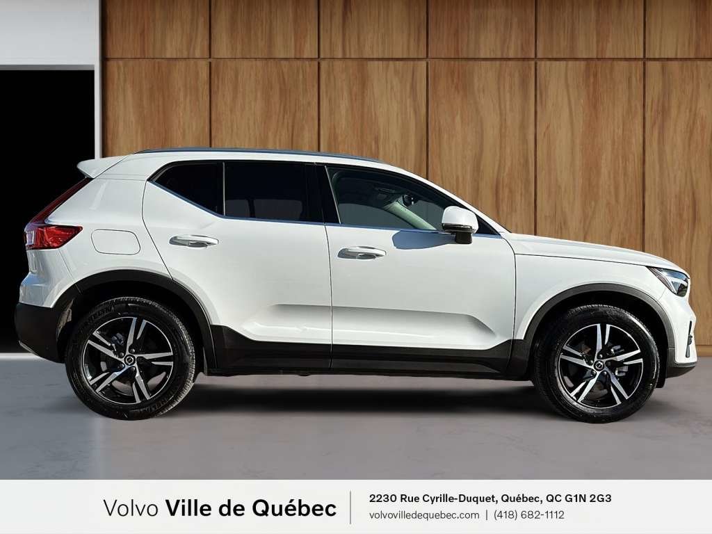 2025 Volvo XC40 B5 - Core-4