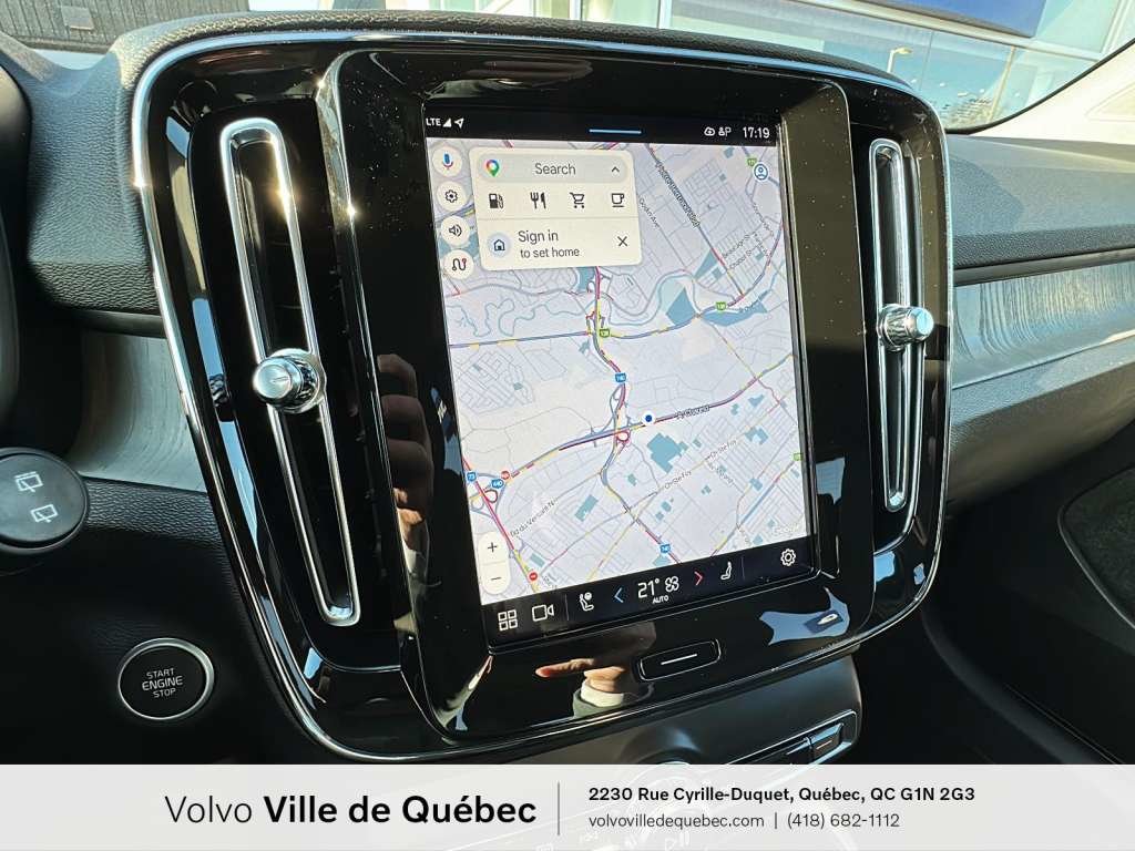 2025 Volvo XC40 B5 - Core-23