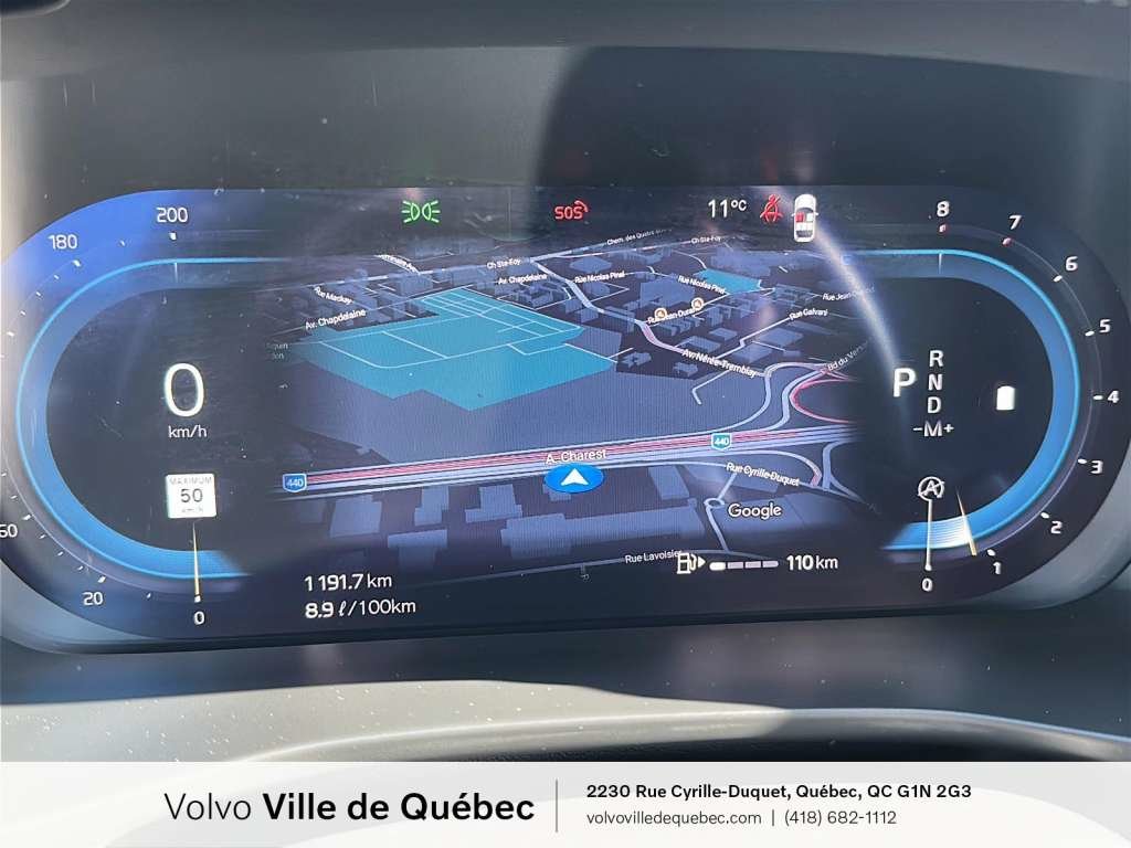 2025 Volvo XC40 B5 - Core-17