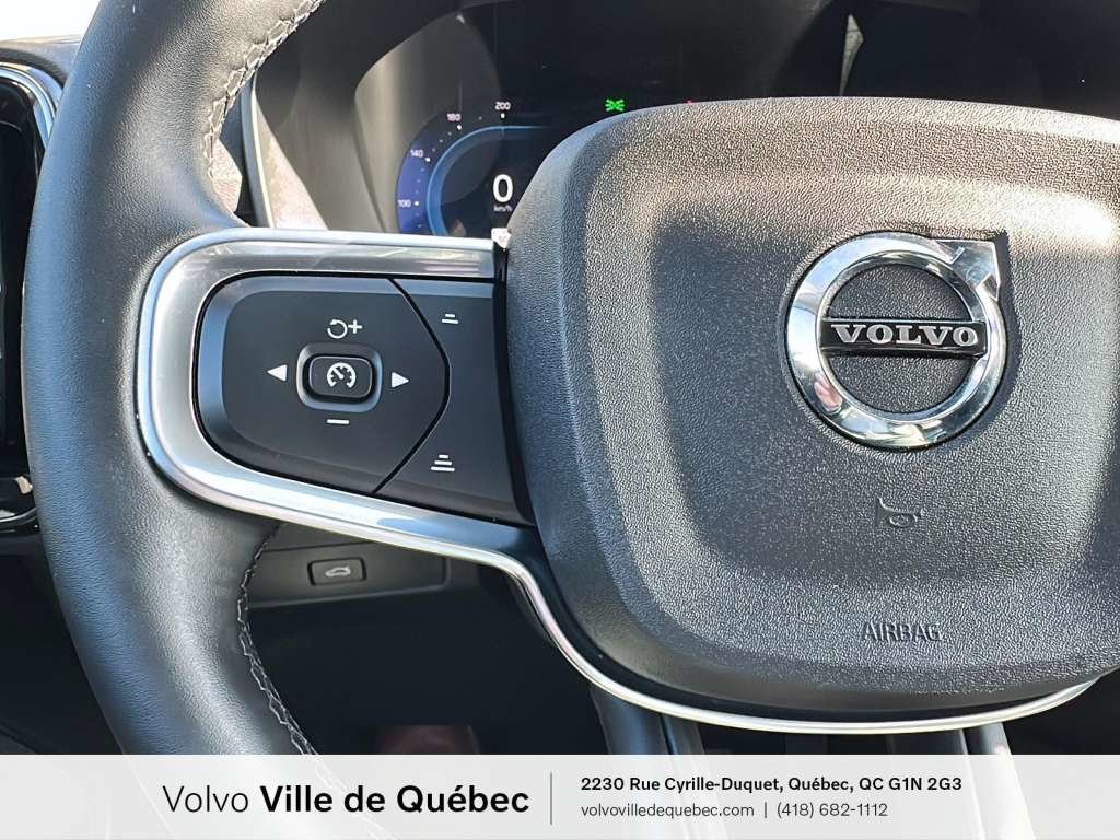 2025 Volvo XC40 B5 - Core-14