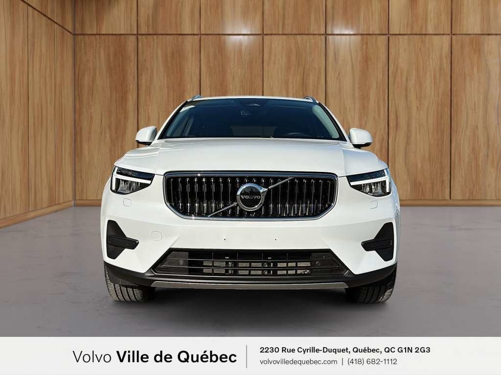 2025 Volvo XC40 B5 - Core-2