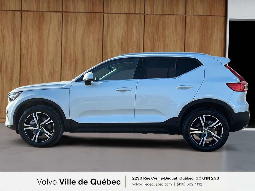 2025 Volvo XC40 B5 - Core-6