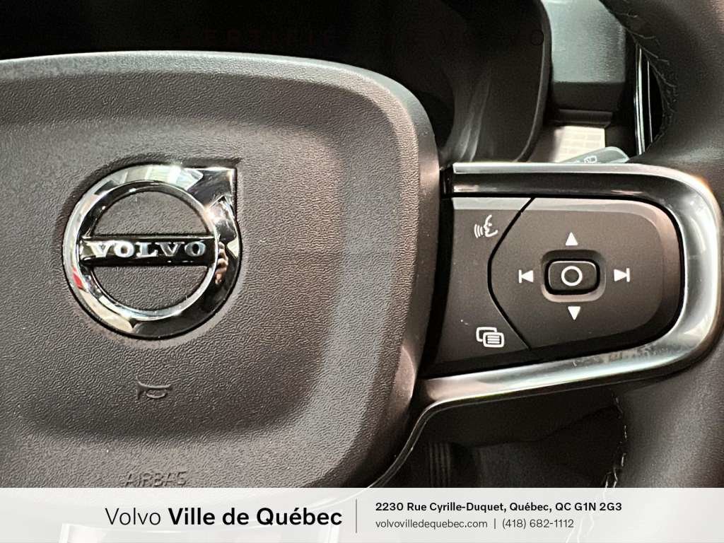 2026 Volvo XC40 B5 - Ultra Black Ed-11