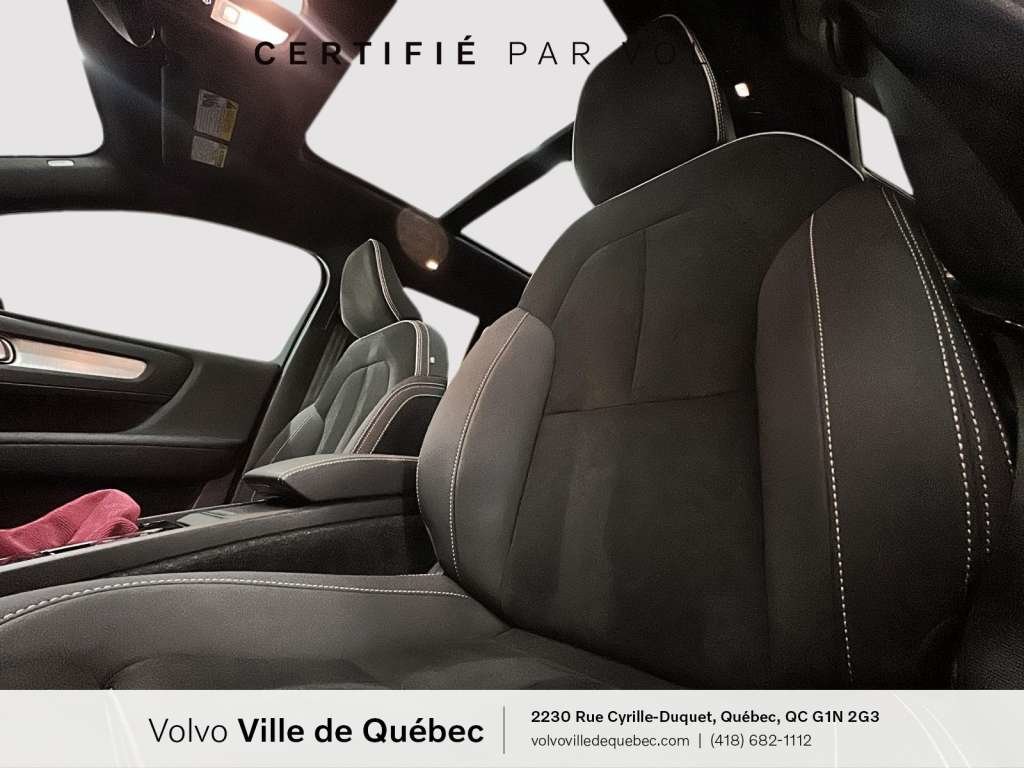 2026 Volvo XC40 B5 - Ultra Black Ed-8