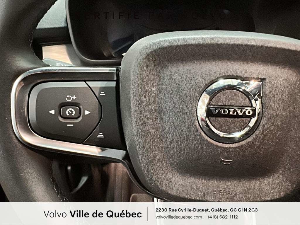 2026 Volvo XC40 B5 - Ultra Black Ed-12