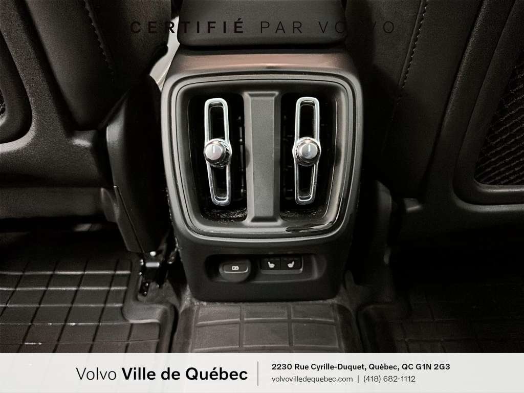 2026 Volvo XC40 B5 - Ultra Black Ed-13