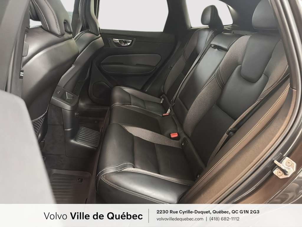 Volvo XC60 R-Design Recharge 2022-8