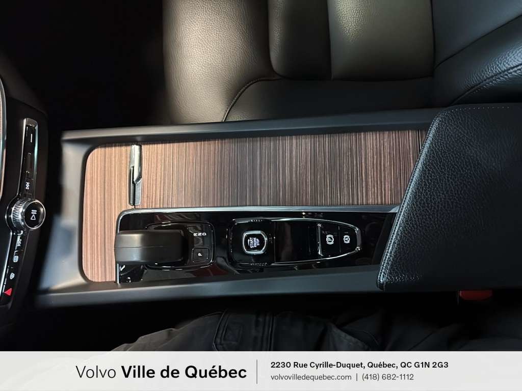 2022 Volvo XC60 Inscrptn Expr Rchrg-21