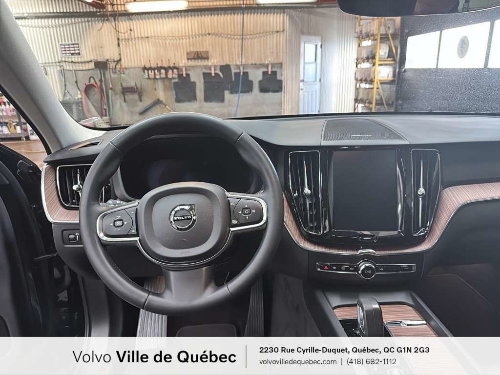 2022 Volvo XC60 Inscrptn Expr Rchrg-14