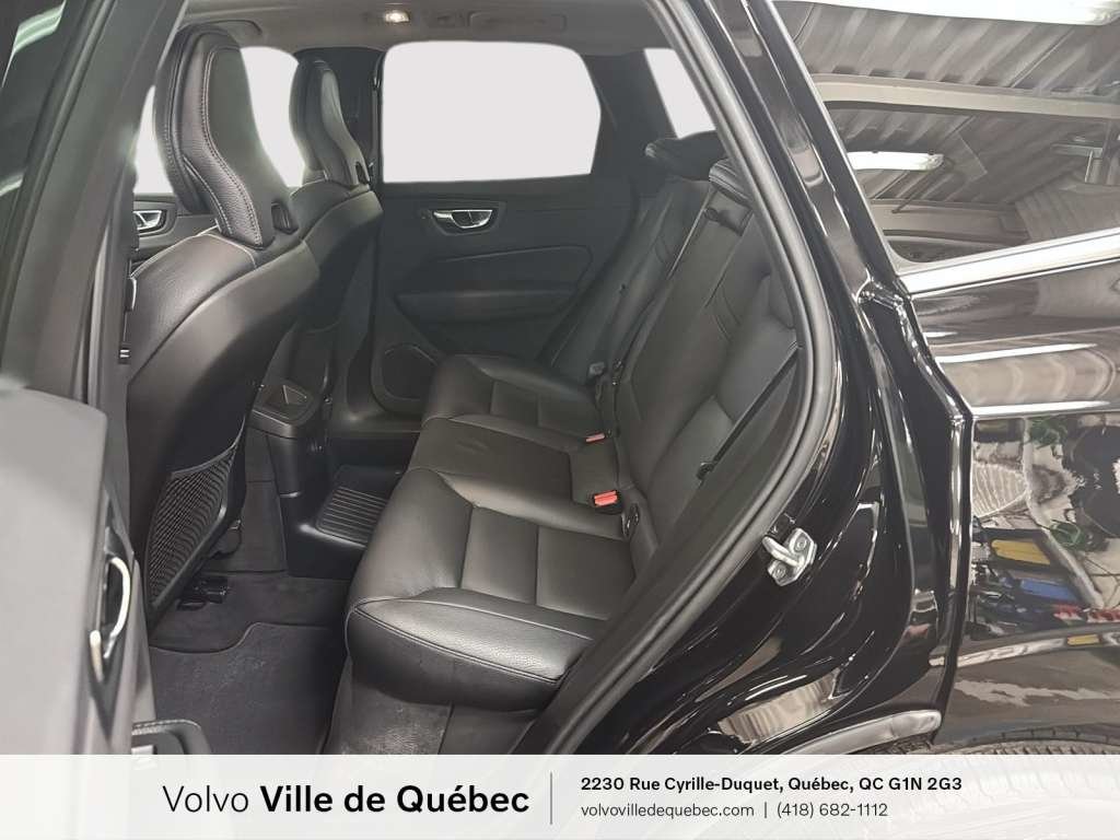 2022 Volvo XC60 Inscrptn Expr Rchrg-12