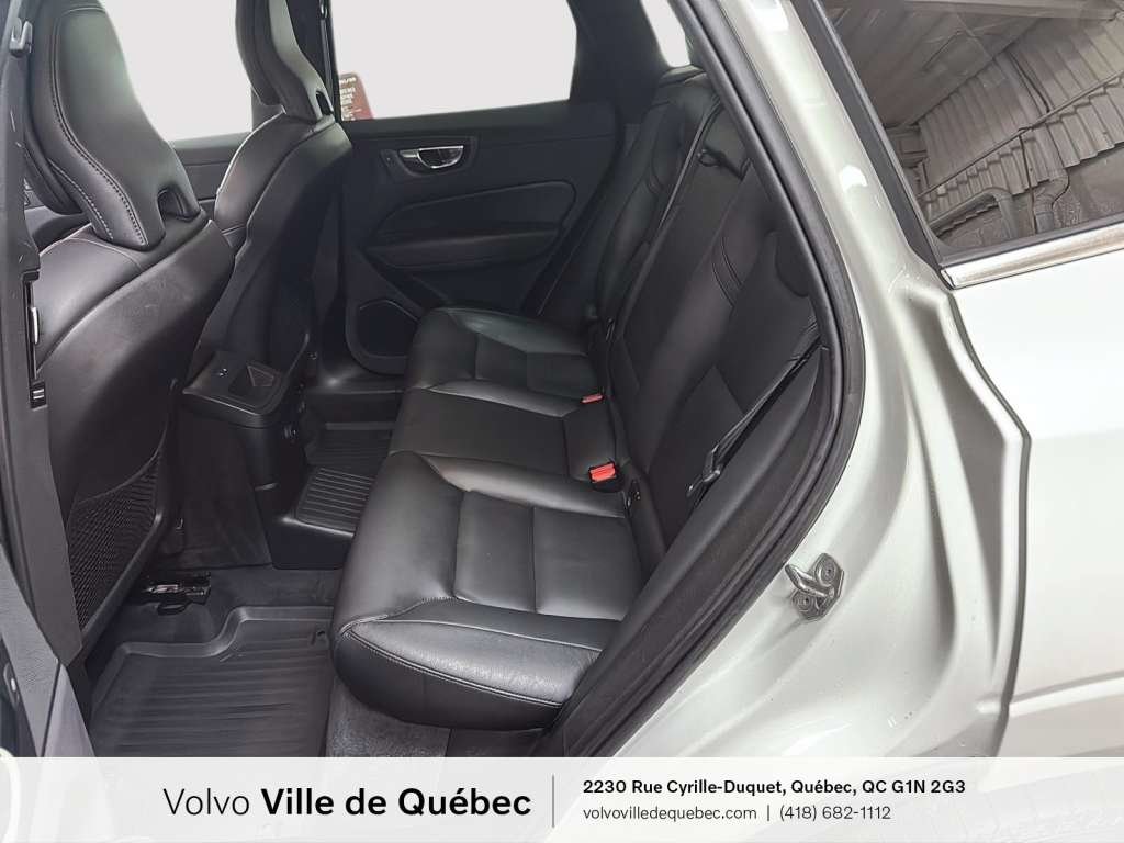 2022 Volvo XC60 Inscrptn Expr Rchrg-12