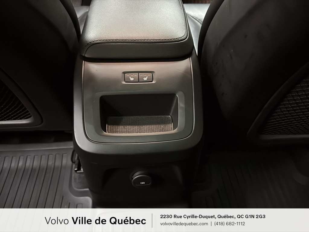 2022 Volvo XC60 Inscrptn Expr Rchrg-17