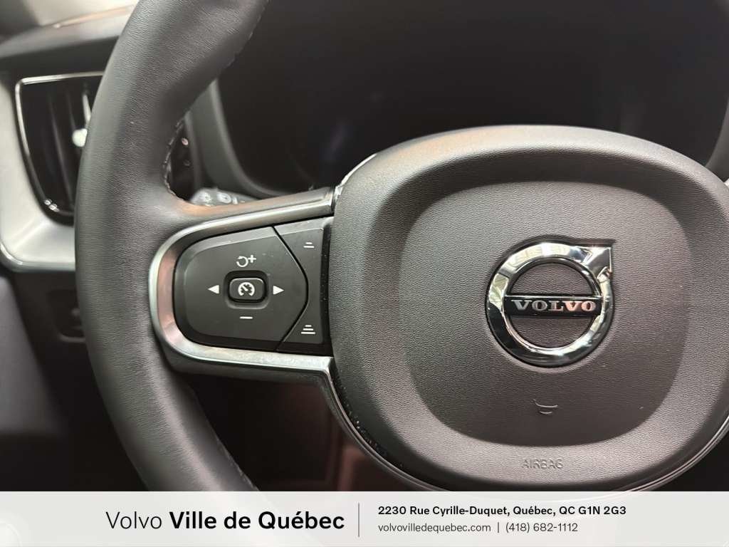 Volvo XC60 Inscrptn Expr Rchrg 2022-17