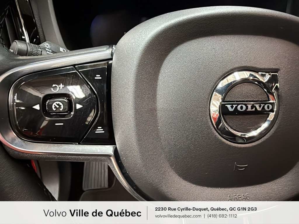 Volvo XC60 R-Design 2022-16