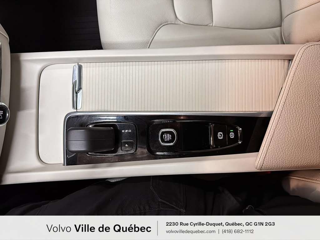 Volvo XC60 Momentum 2022-23