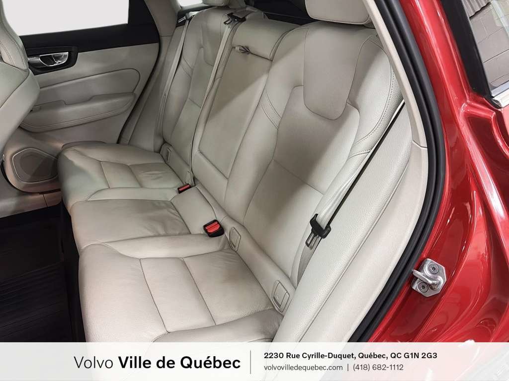 Volvo XC60 Momentum 2022-12