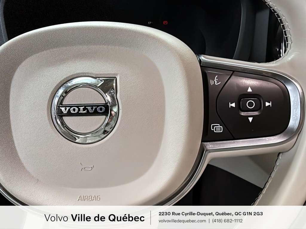 Volvo XC60 Momentum 2022-13