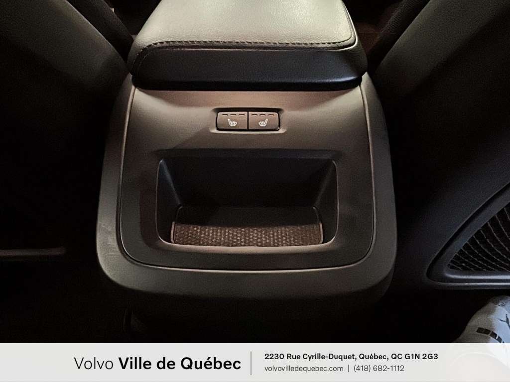 Volvo XC60 Momentum 2022-13