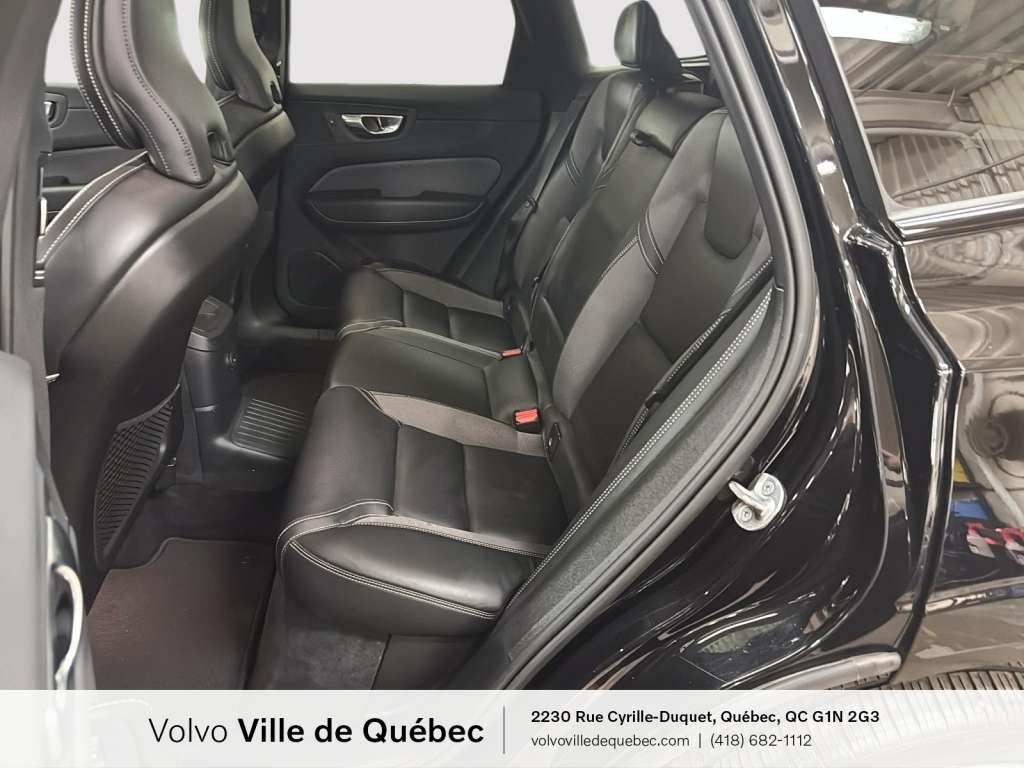 2023 Volvo XC60 Recharge Ult Dark-12