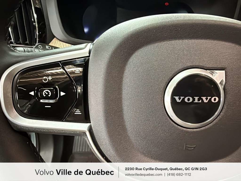 2026 Volvo XC60 B5 - Core-12