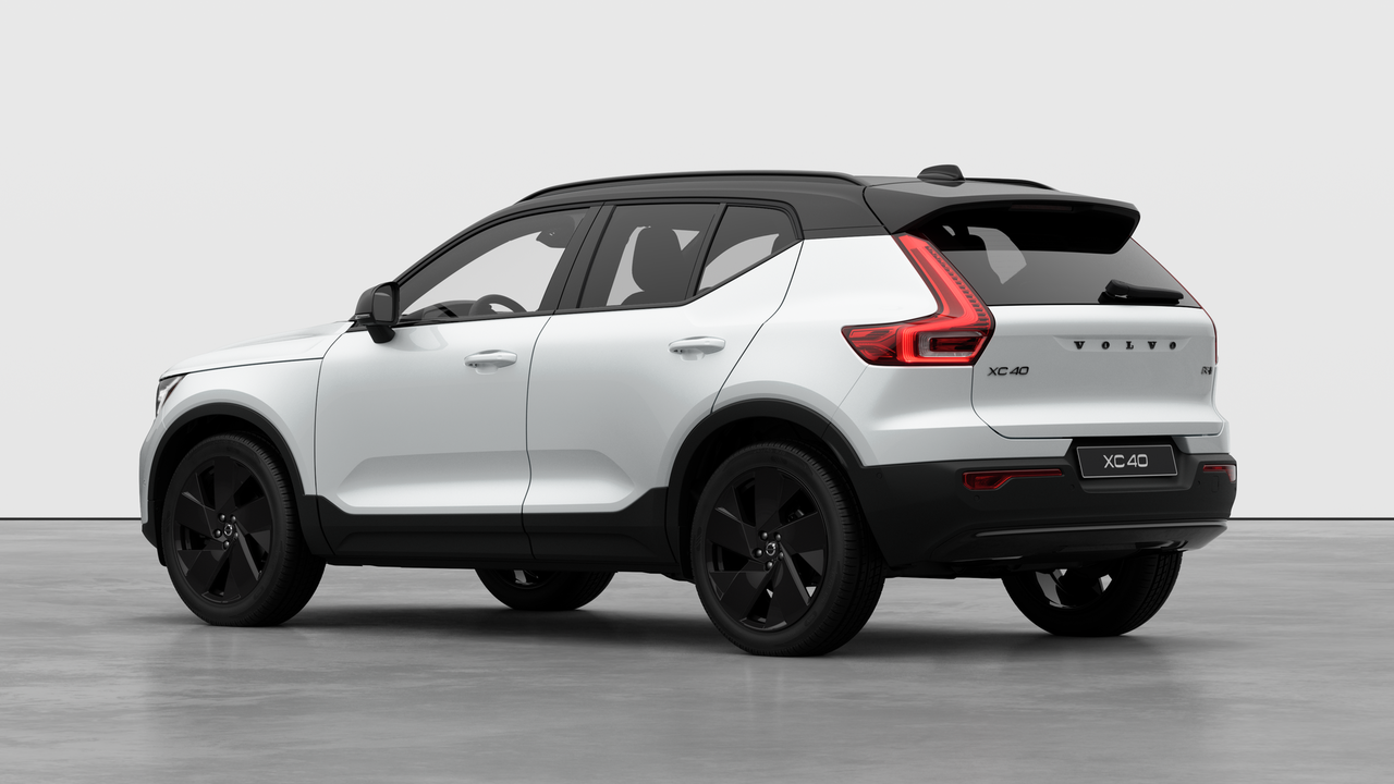 Volvo XC40 ULTRA BLACK EDITION 2026-1