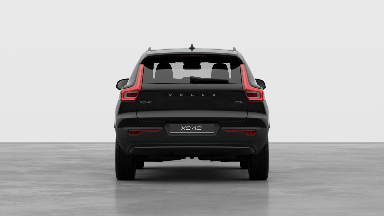 Volvo XC40 PLUS DARK THEME 2026-5