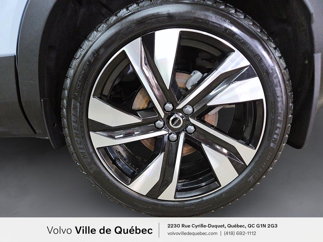 Volvo XC40 Plus Dark Theme 2026-6