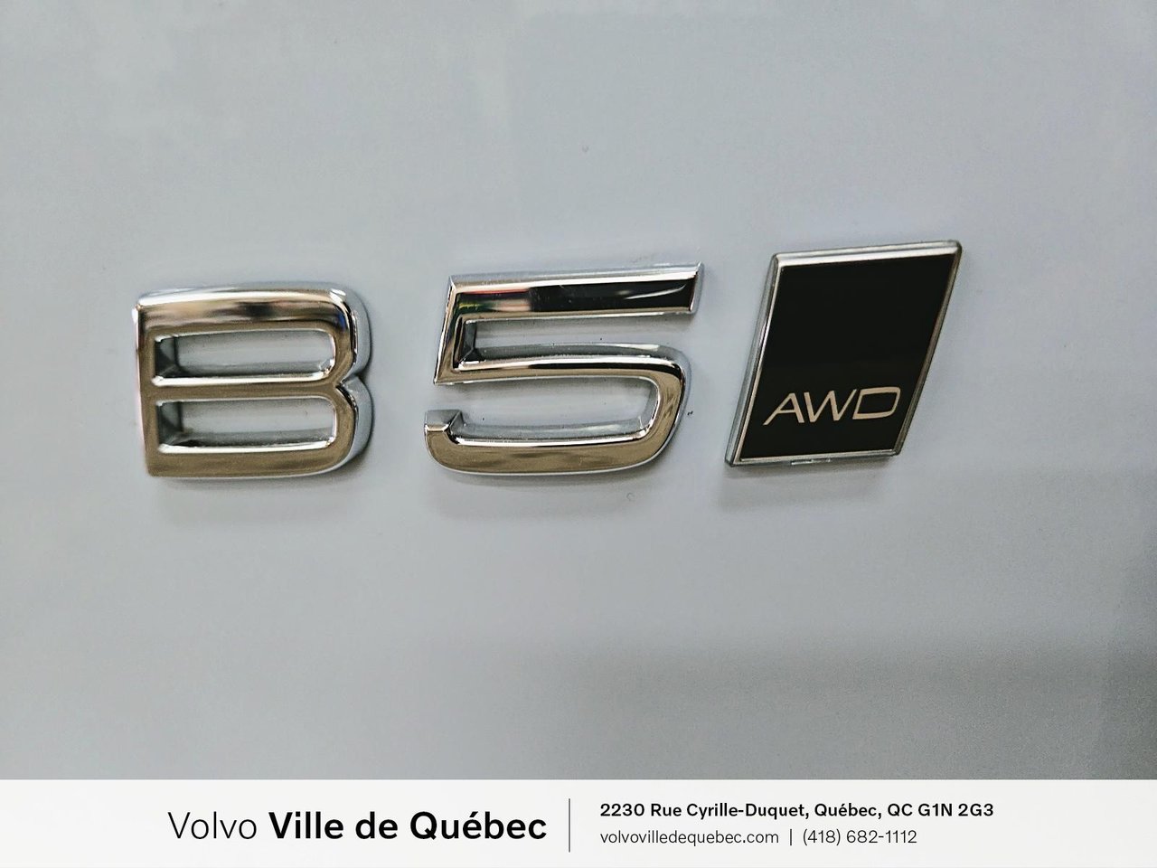 Volvo XC40 Plus Dark Theme 2026-7