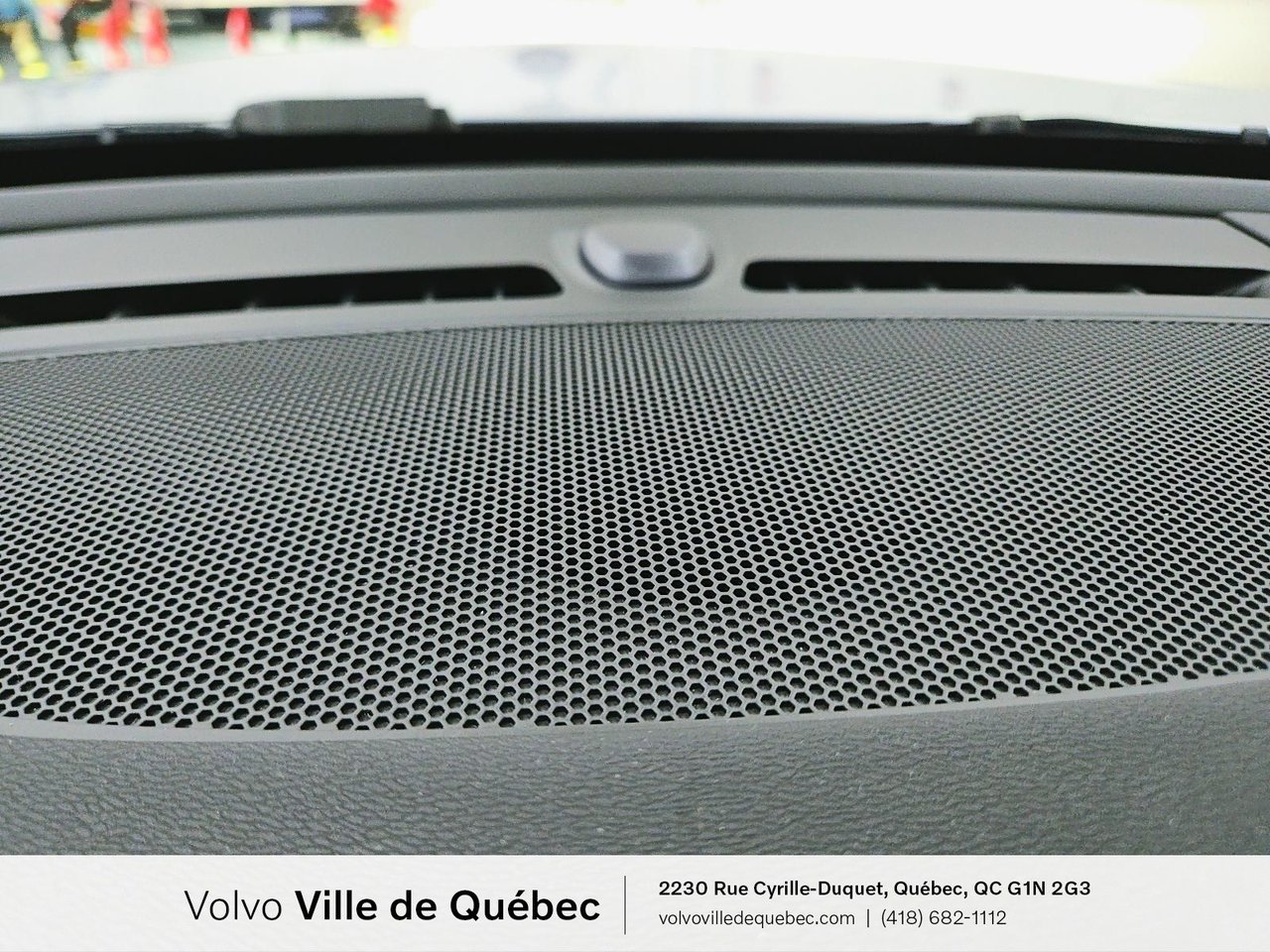 Volvo XC40 Plus Dark Theme 2026-19