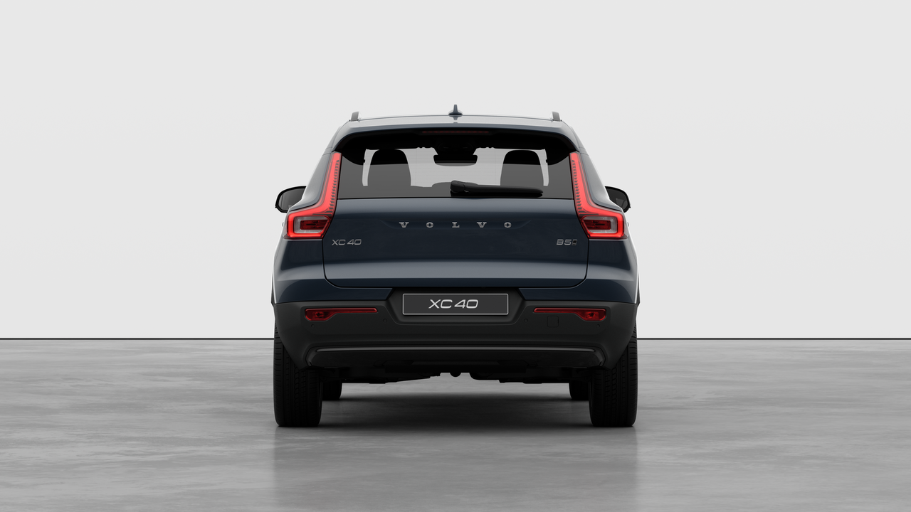 Volvo XC40 PLUS DARK THEME 2026-5