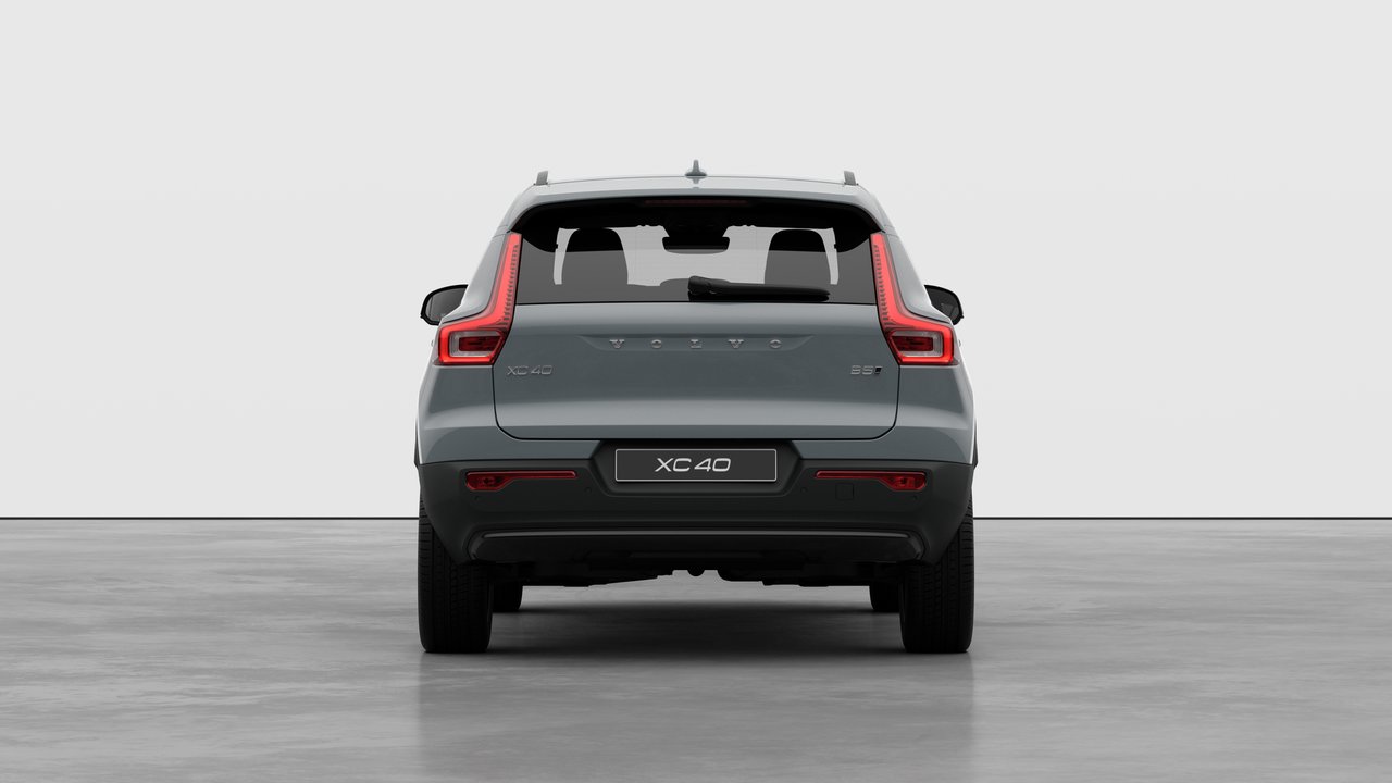 2026 Volvo XC40 PLUS DARK THEME-5