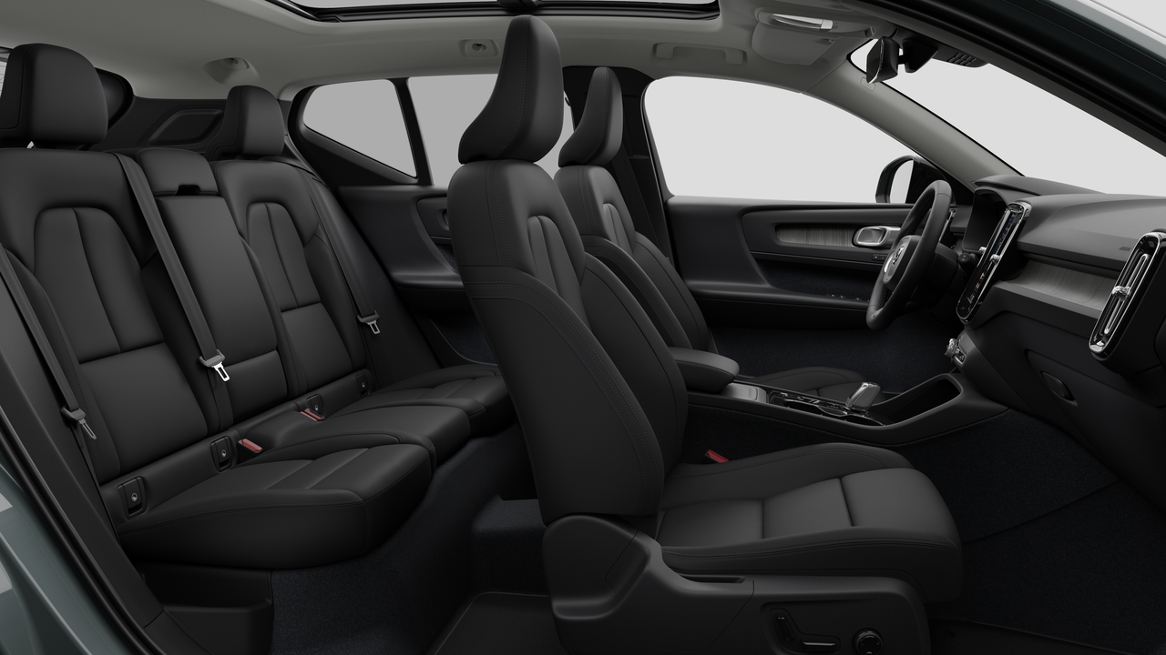Volvo XC40 PLUS DARK THEME 2026-12