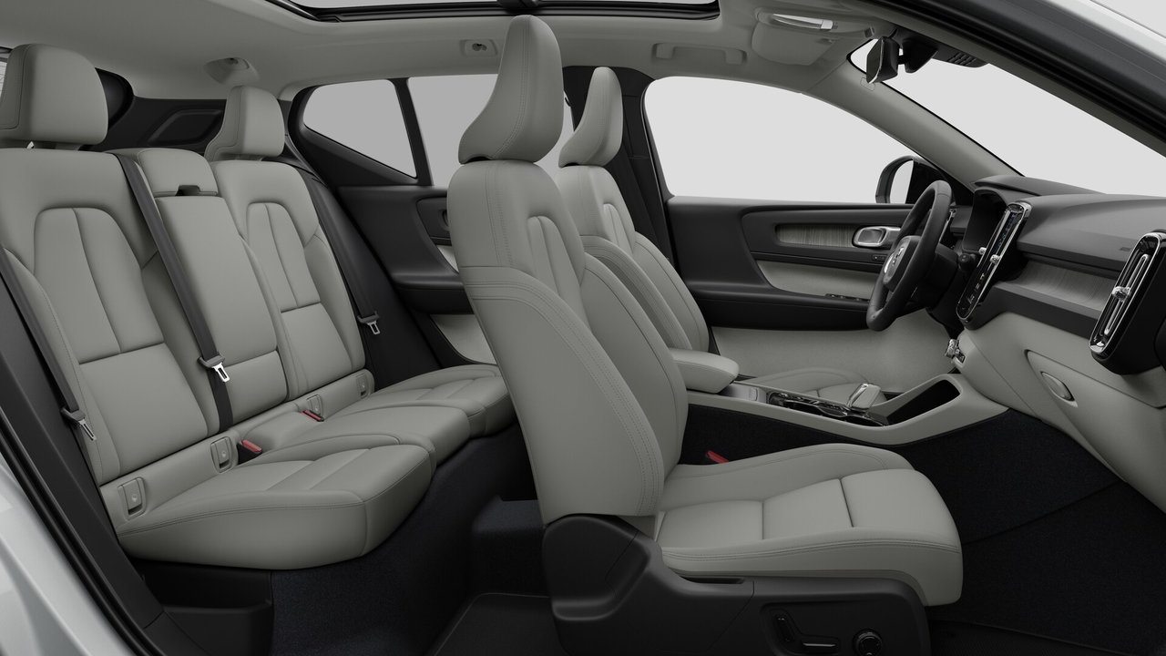 Volvo XC40 Plus (Dark Theme) 2026-12