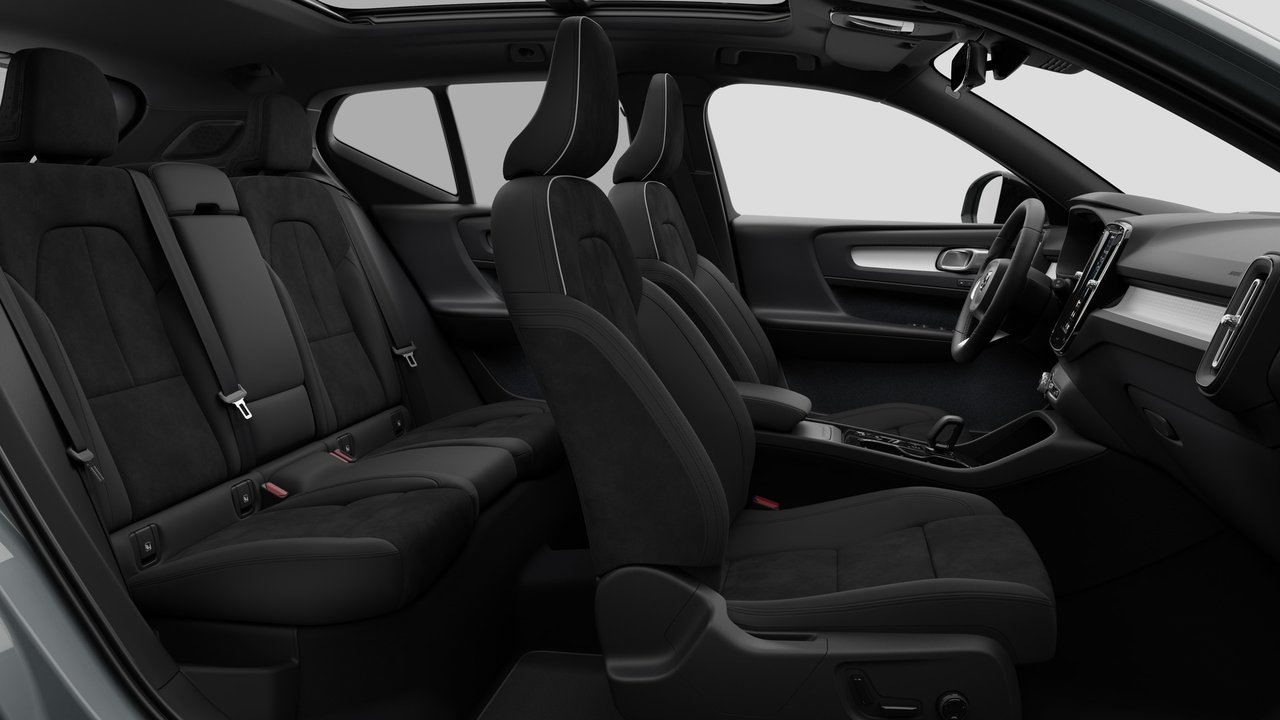 Volvo XC40 Ultra Black Edition 2026-12