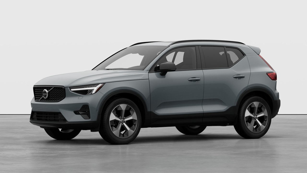 2026 Volvo XC40 Plus (Dark Theme)-0