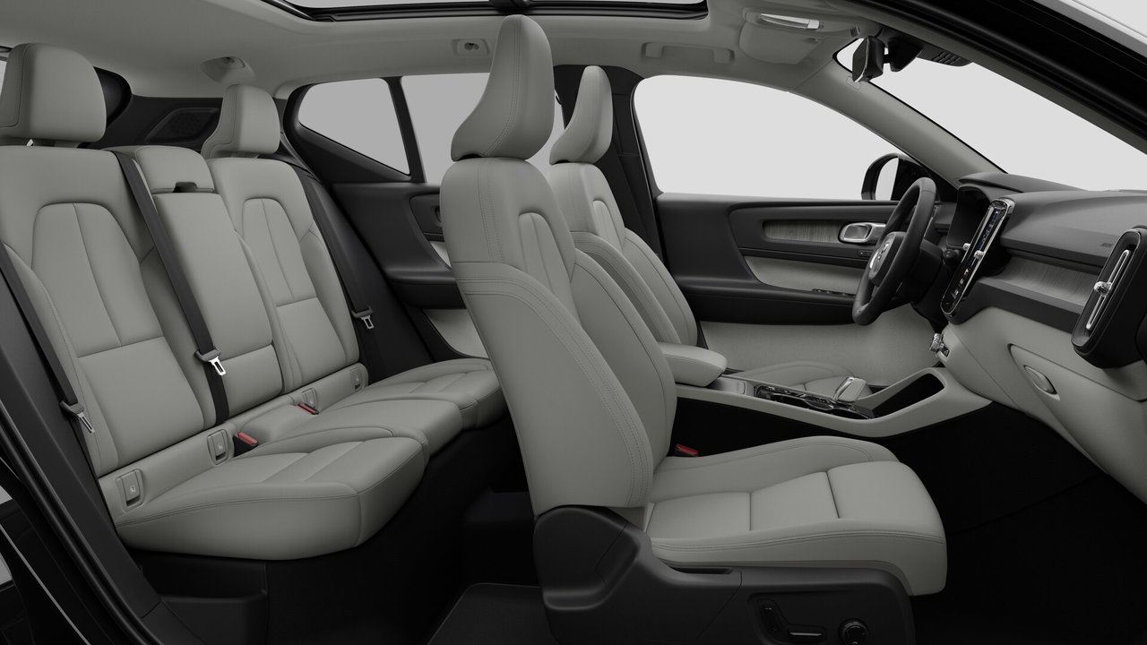 2026 Volvo XC40 Ultra (Dark Theme)-12
