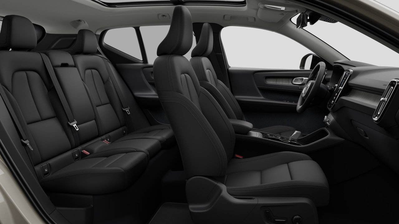 2026 Volvo XC40 PLUS DARK THEME-12