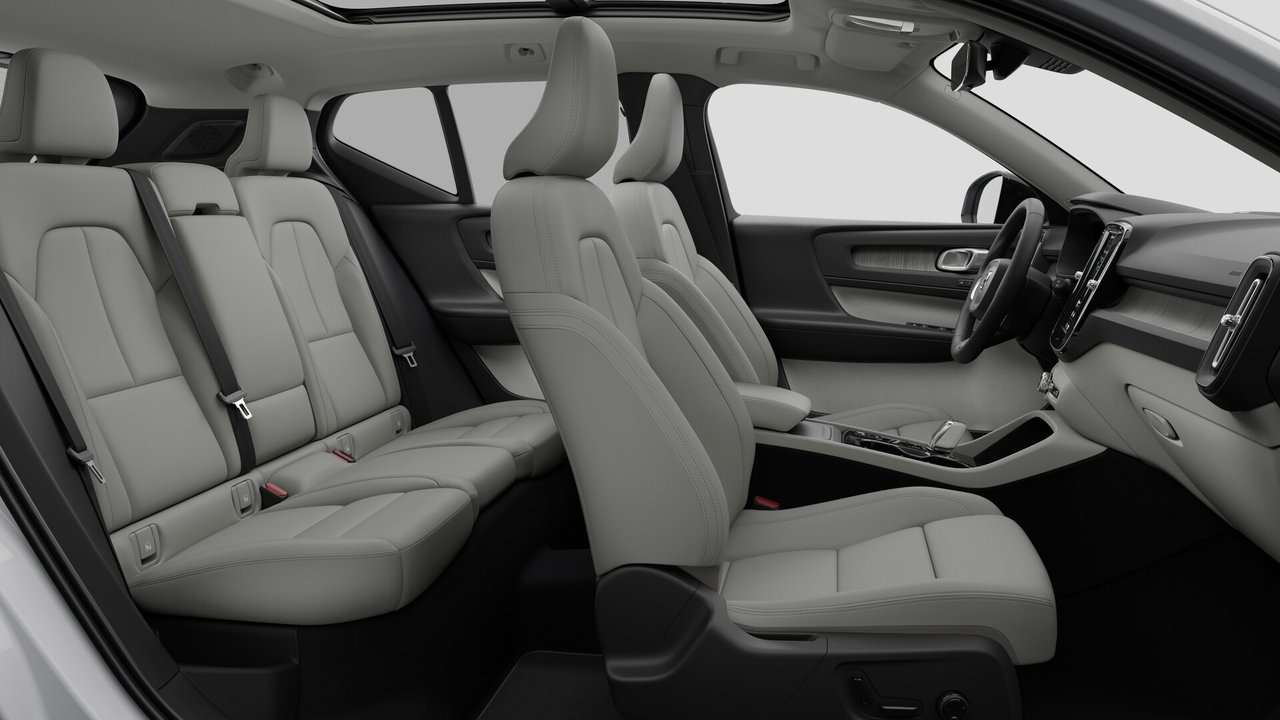 Volvo XC40 Plus (Dark Theme) 2026-12