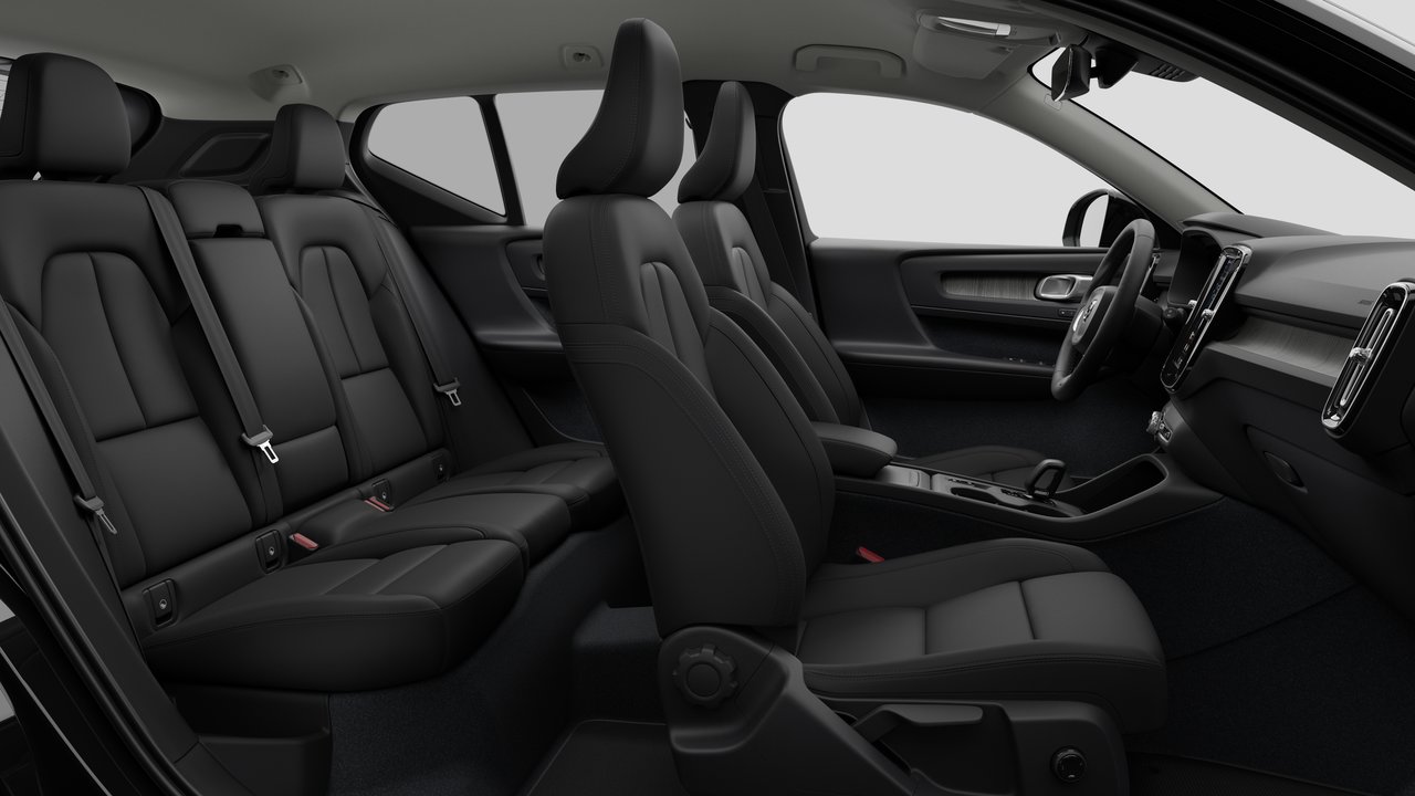 2026 Volvo XC40 Core (Dark Theme)-12